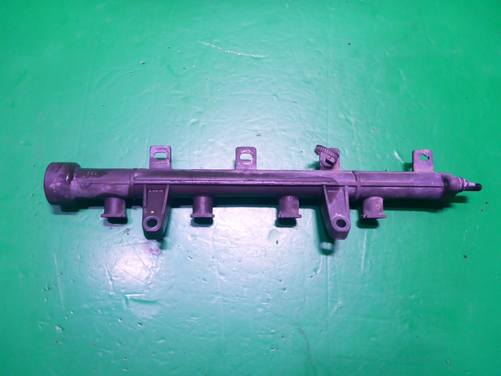 Рейка топливная (рампа)