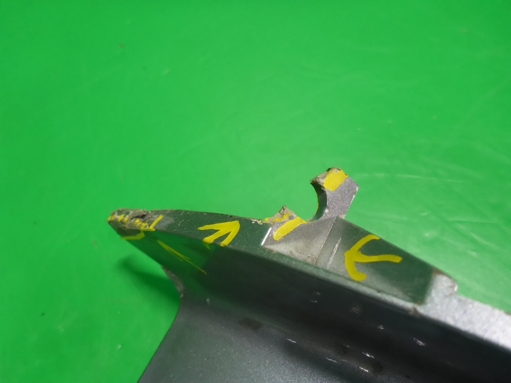 Накладка переднего бампера левая