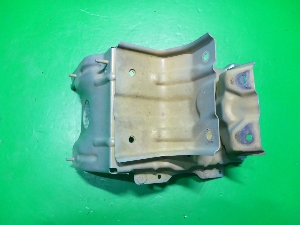 Площадка под аккумулятор (АКБ)