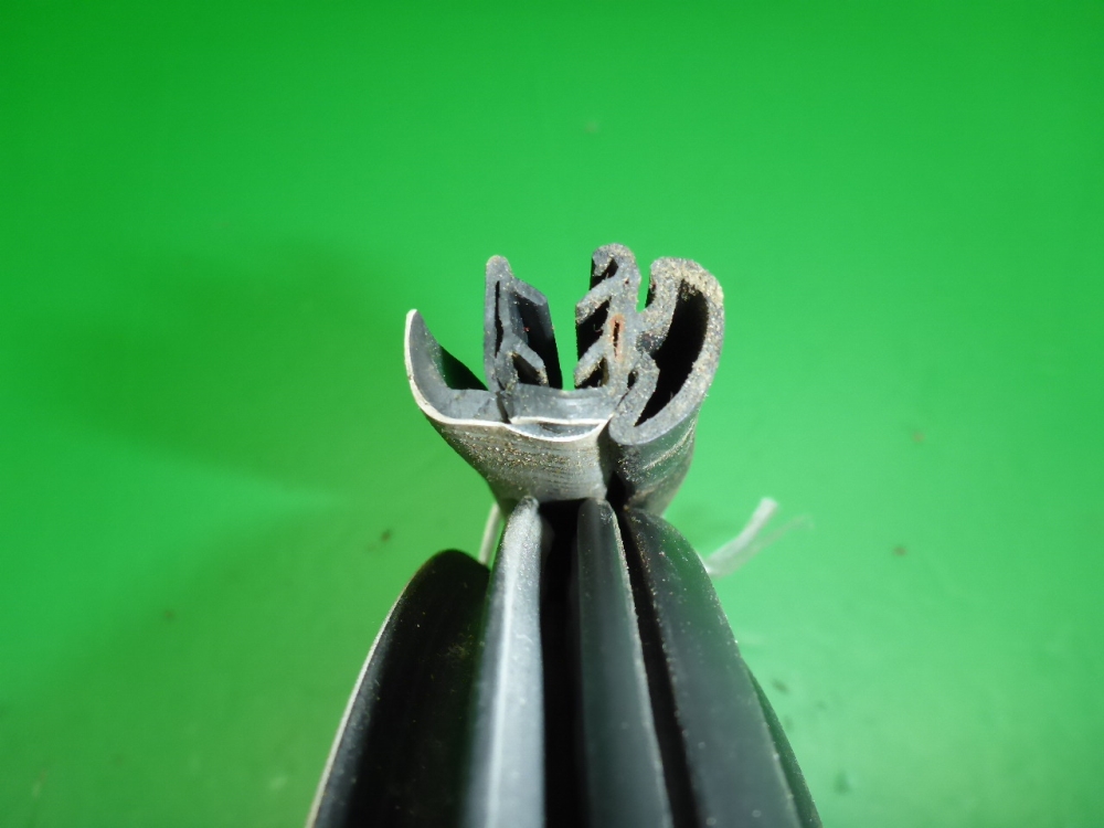 Уплотнитель двери