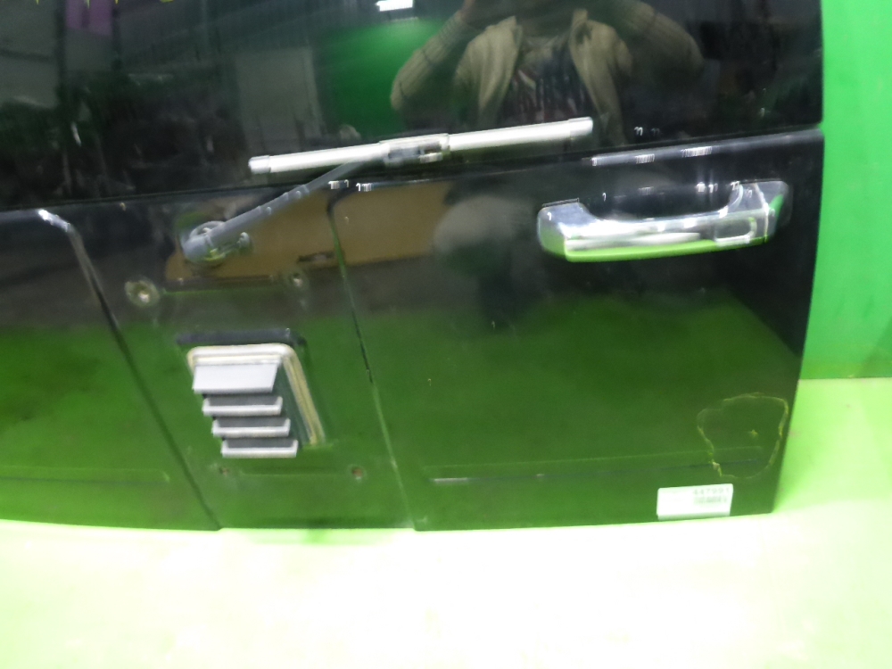 Дверь багажника