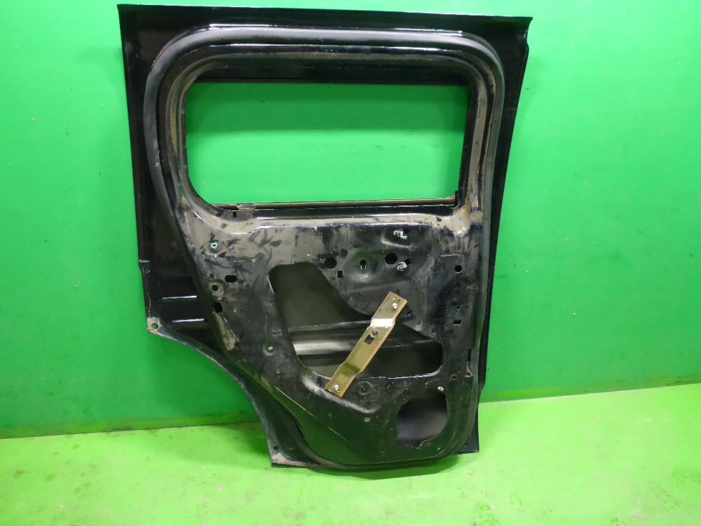 Дверь задняя левая