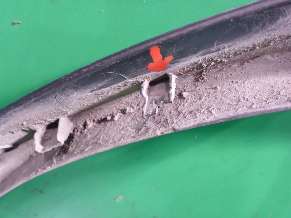 Накладка заднего крыла левого