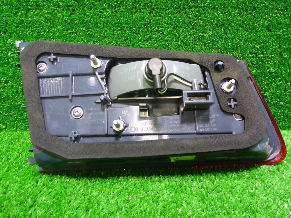 Фонарь задний внутренний правый