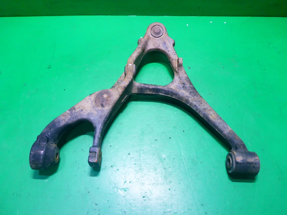 Рычаг передний нижний левый