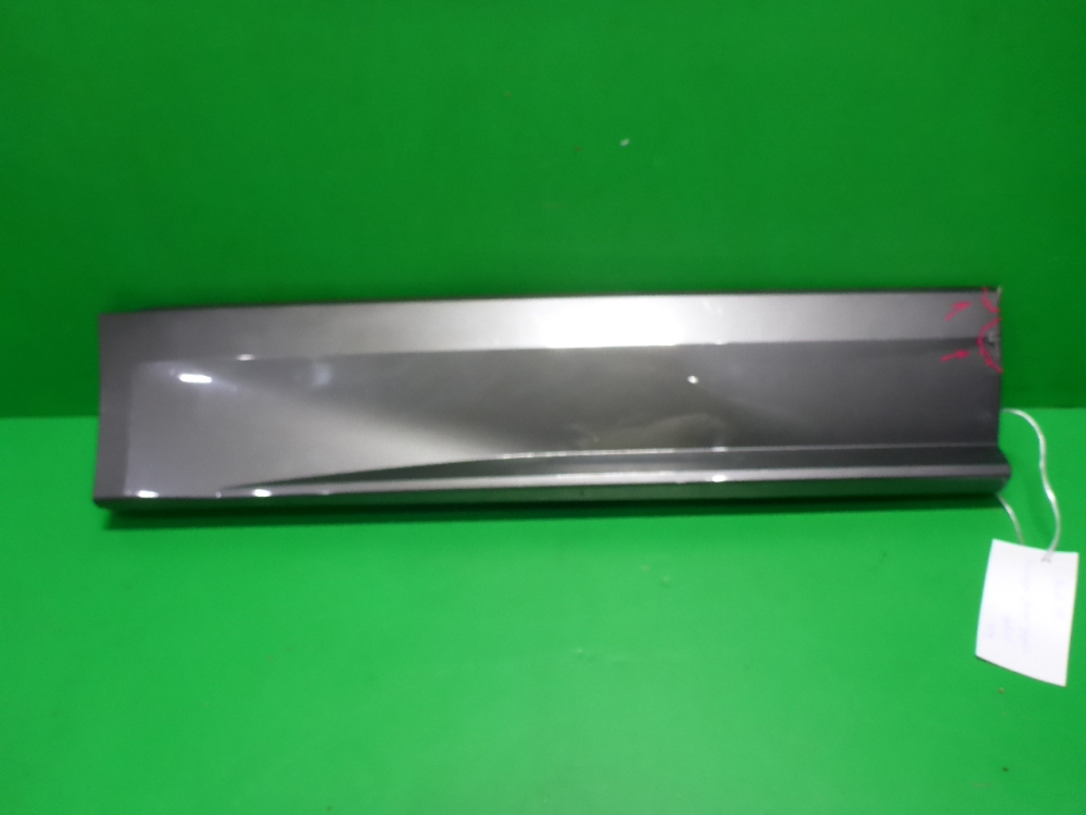 Накладка двери задней правой