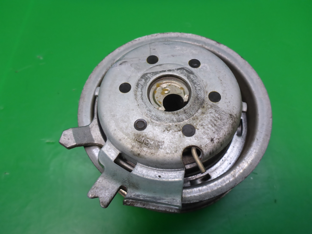 Ролик-натяжитель