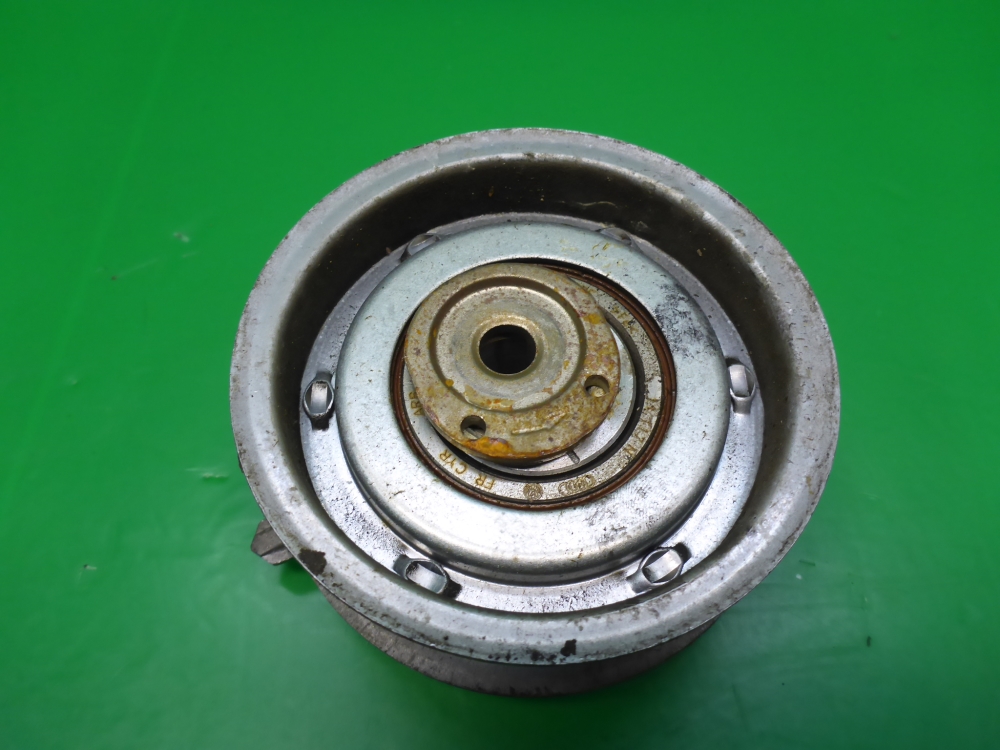 Ролик-натяжитель