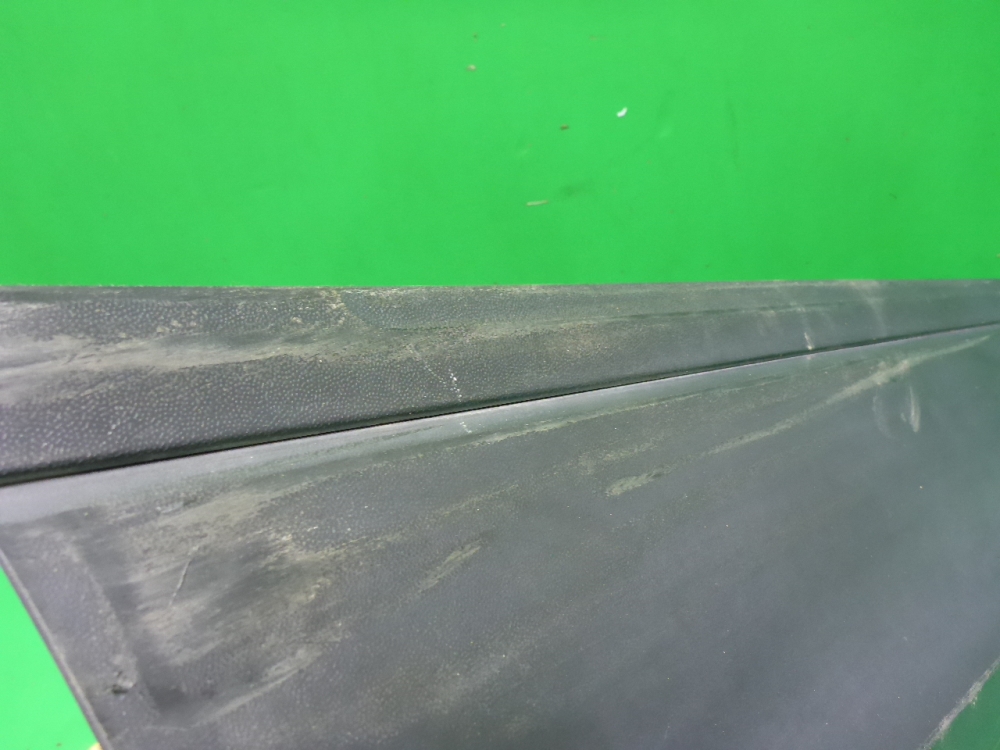 Накладка двери задней правой