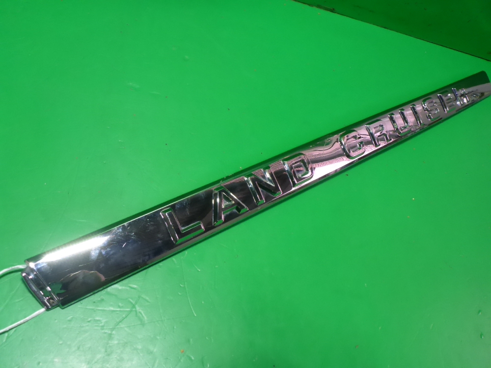 Накладка двери багажника