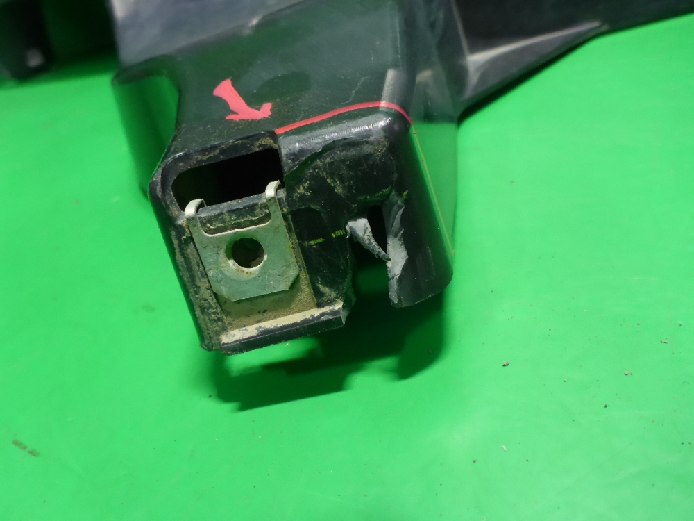 Кронштейн заднего бампера