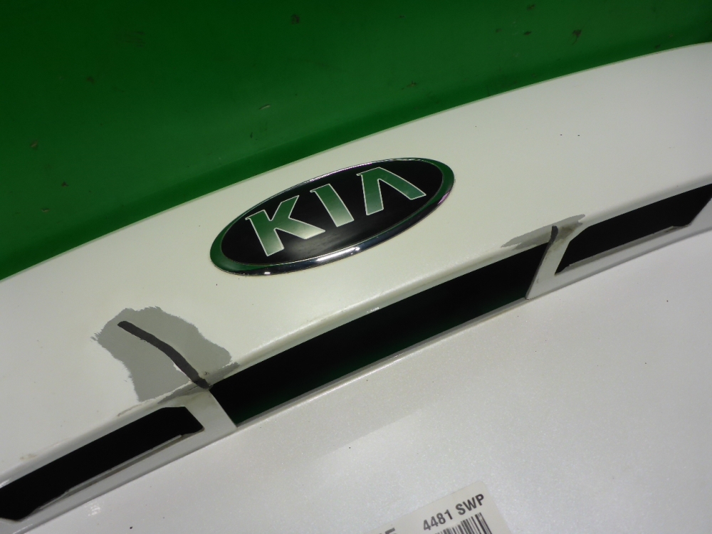 Накладка двери багажника