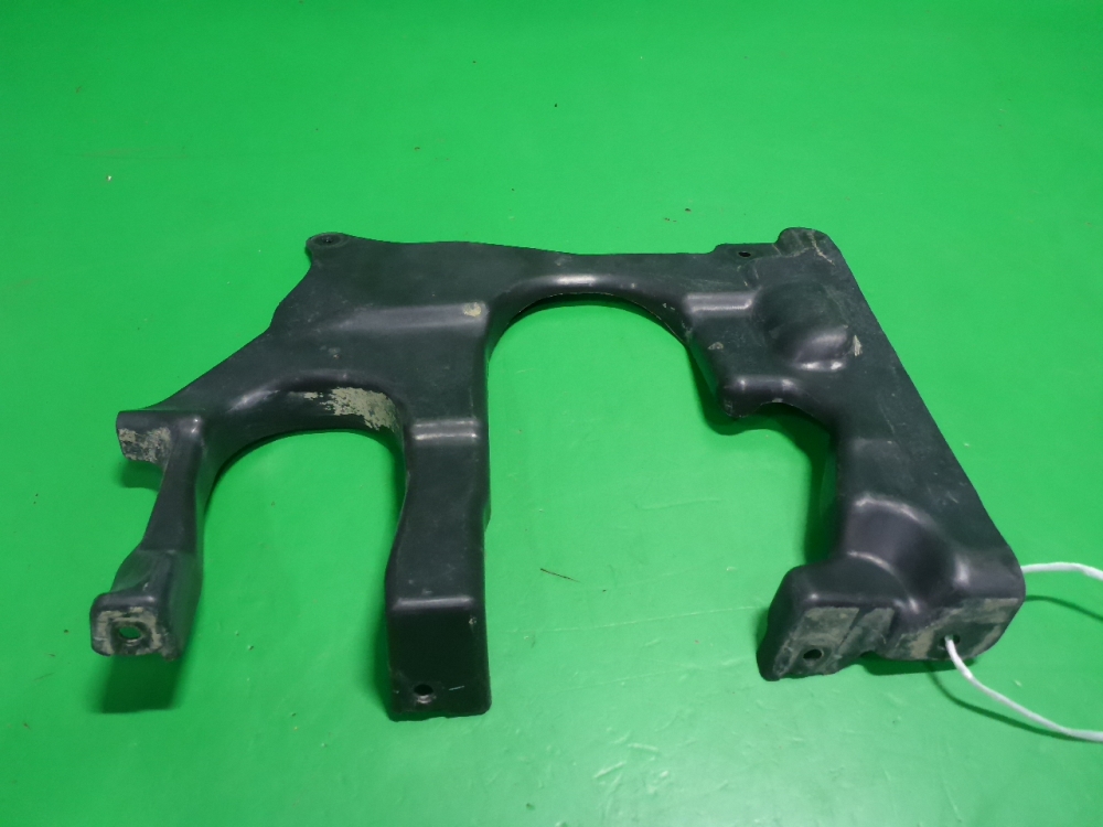 Пыльник двигателя боковой левый