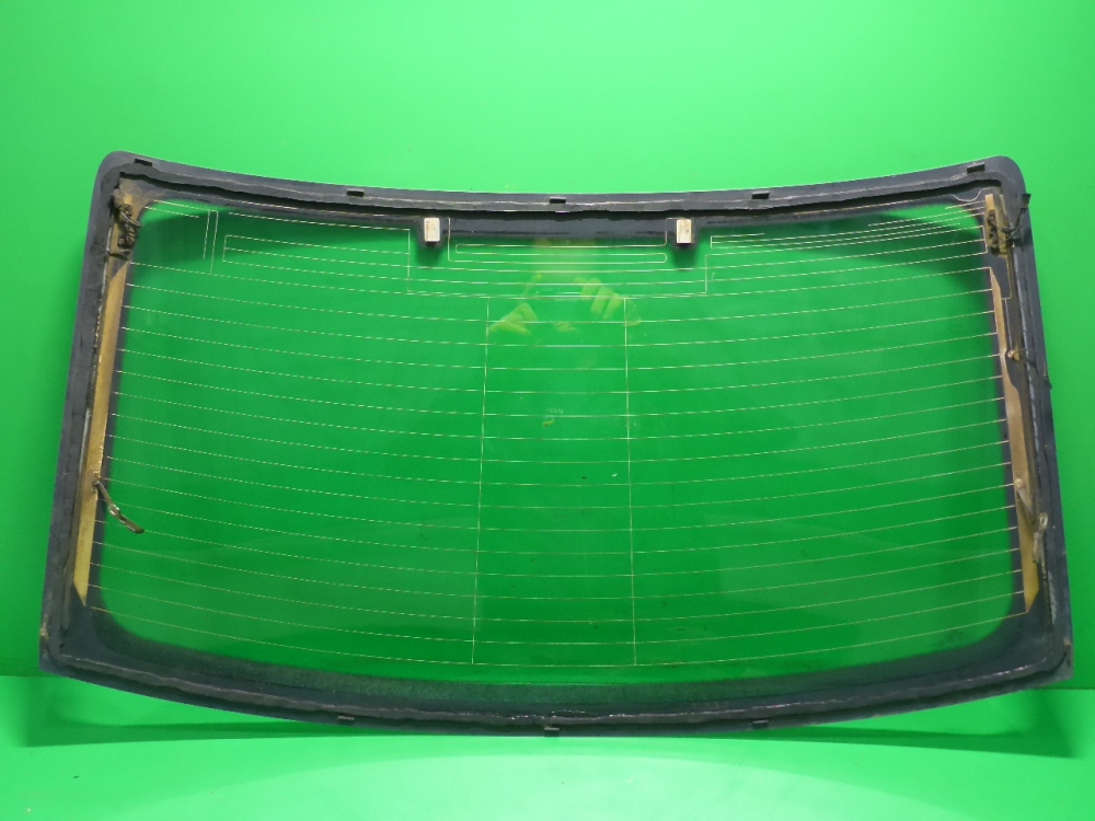 Стекло заднее