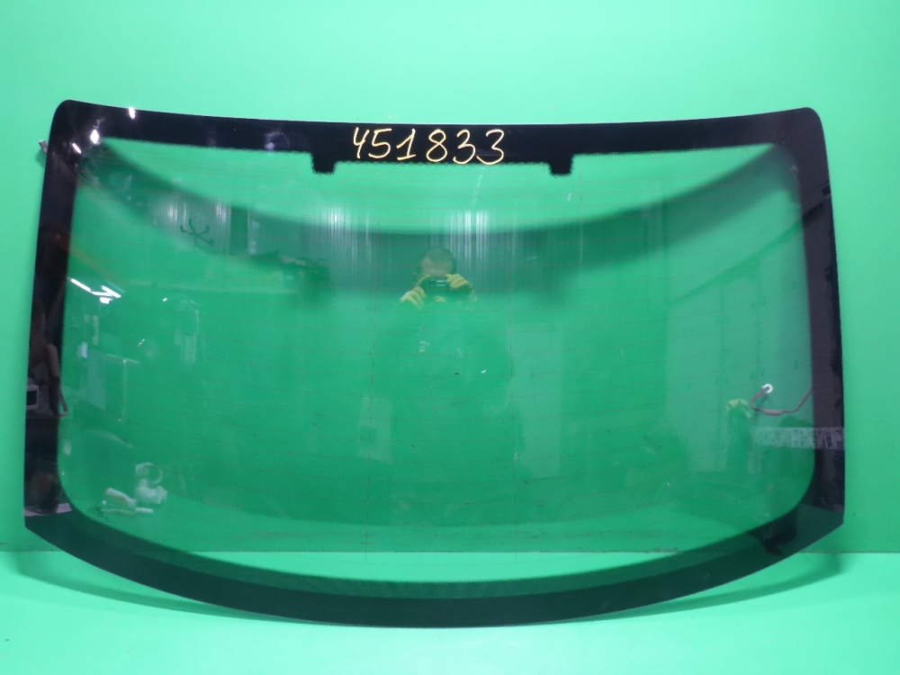 Стекло заднее