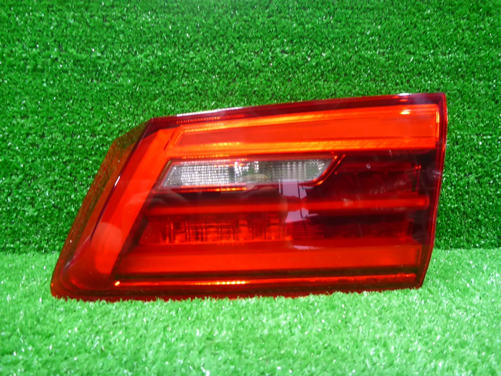 Фонарь задний внутренний правый