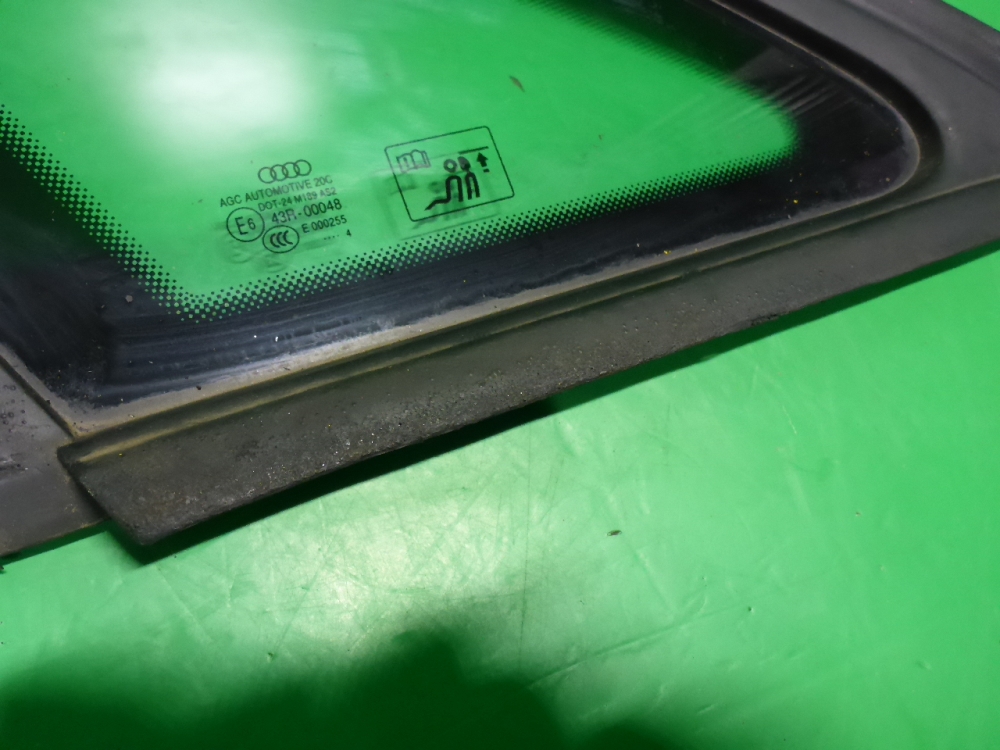 Стекло кузовное глухое левое