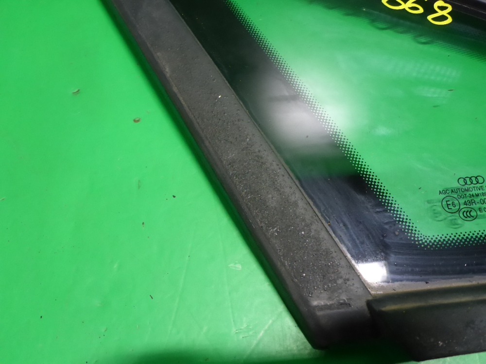 Стекло кузовное глухое левое