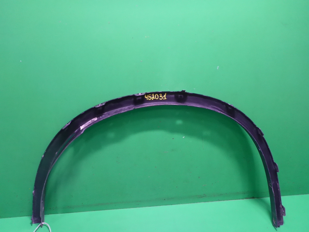 Накладка переднего крыла правого