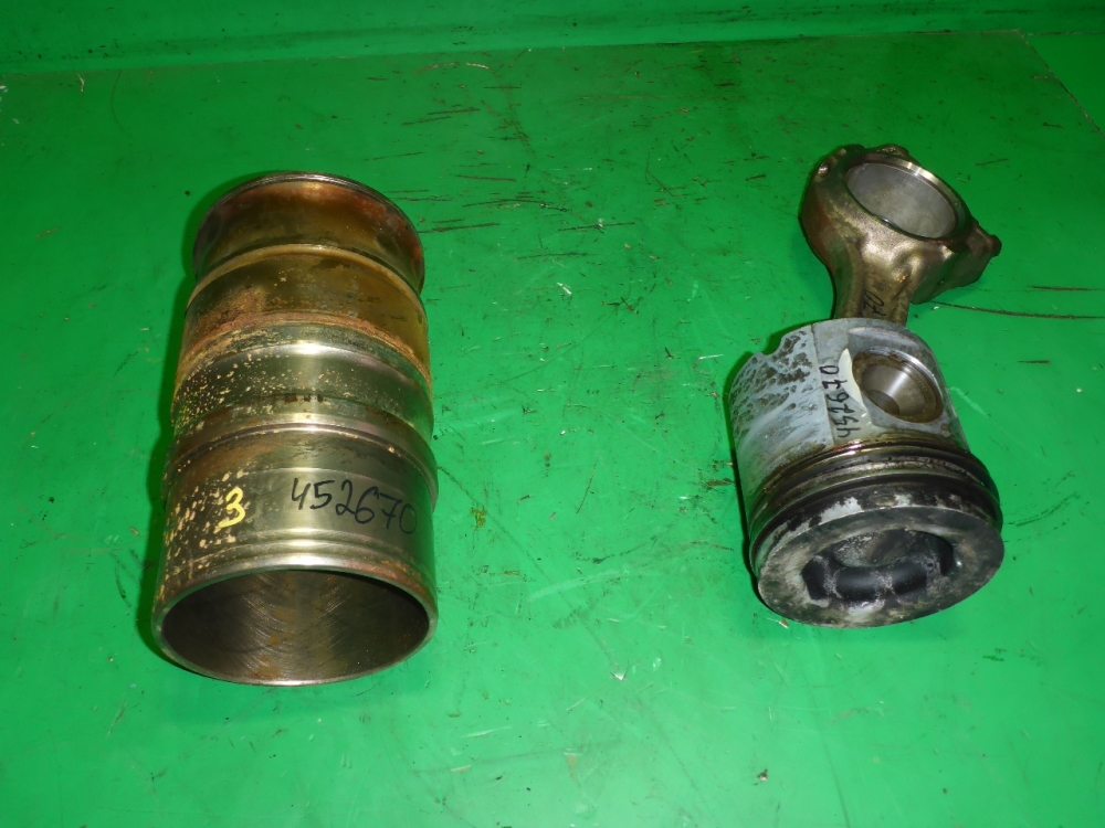 Поршень с шатуном