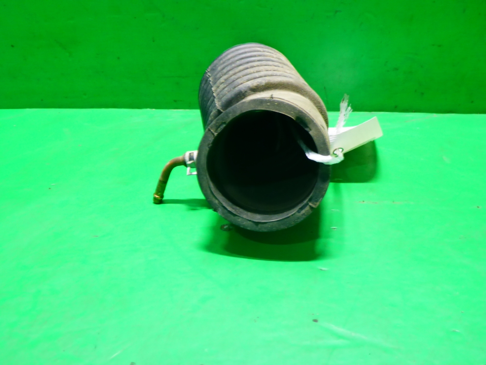 Патрубок воздушного фильтра