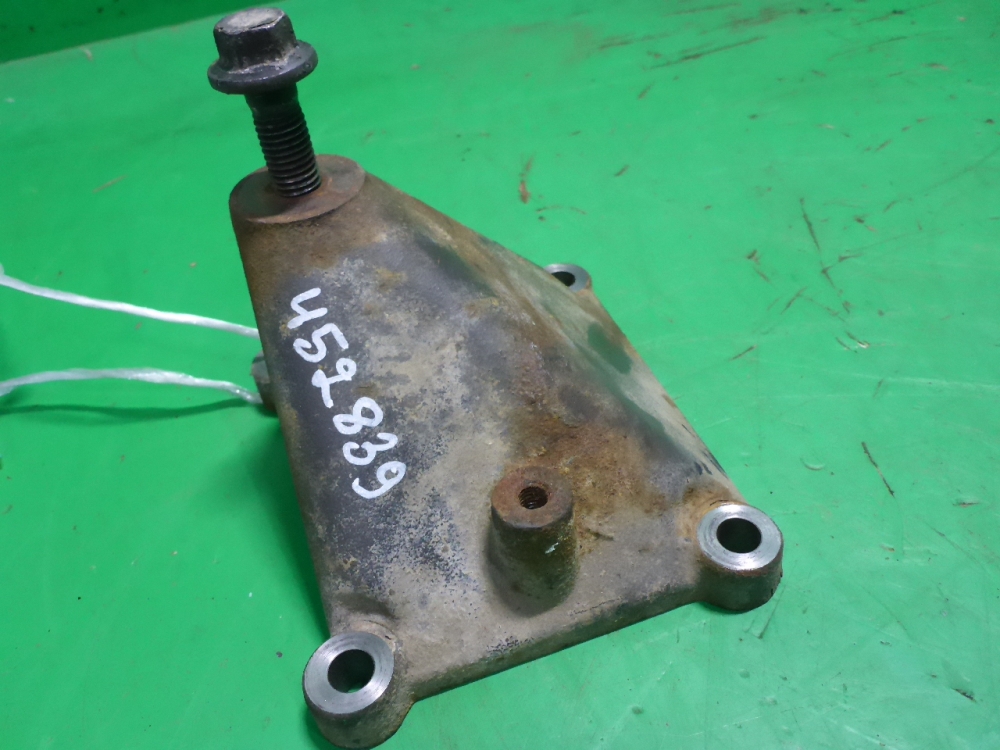 Кронштейн ТНВД