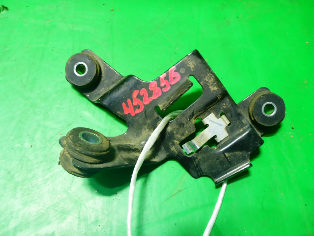 Кронштейн бачка ГУР