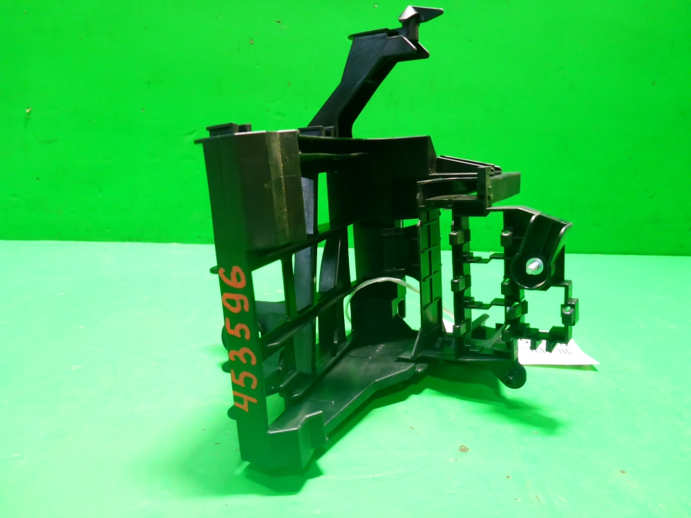 Кронштейн (сопут. товар)