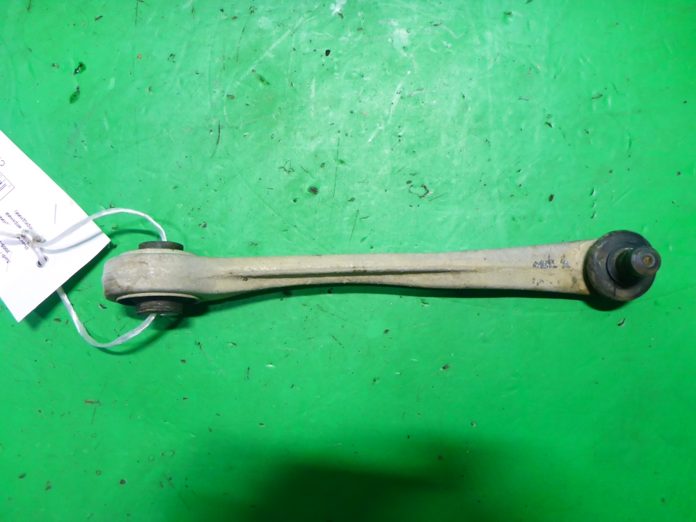 Рычаг передний левый