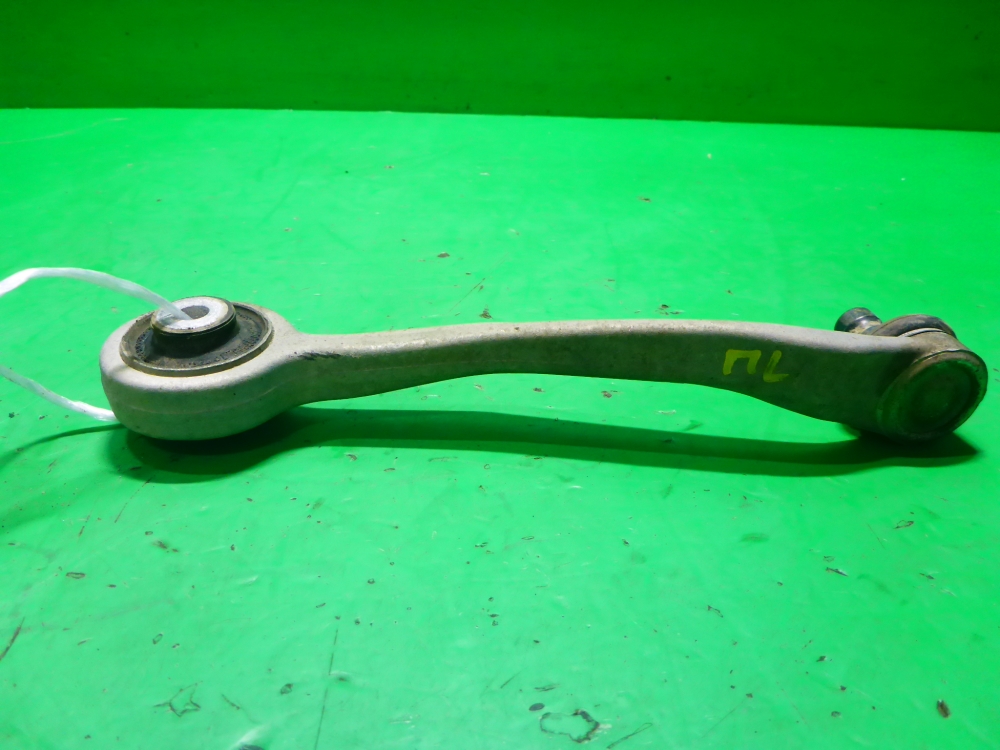 Рычаг передний левый