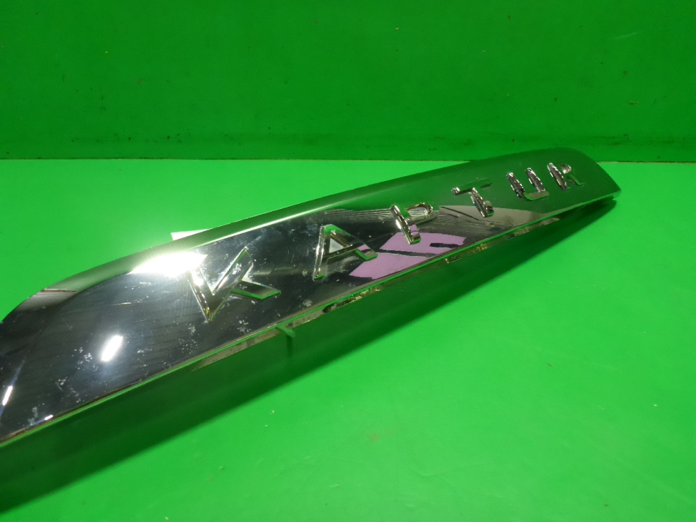 Накладка двери багажника