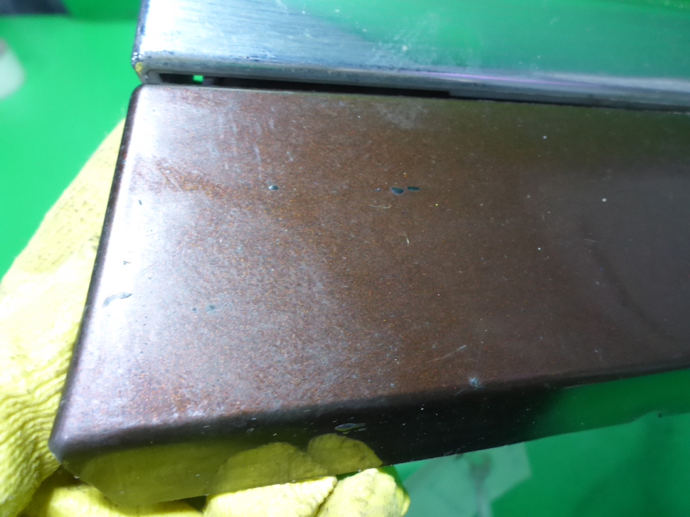 Накладка двери передней правой