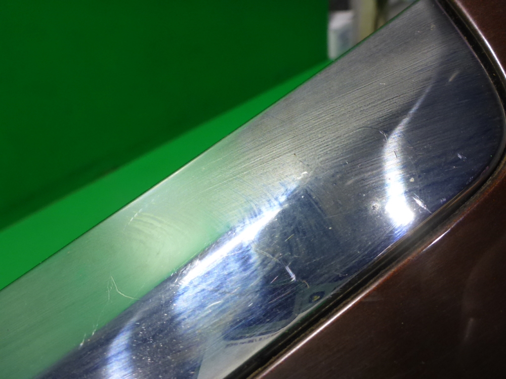 Накладка двери передней правой