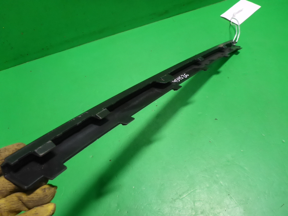 Накладка переднего бампера