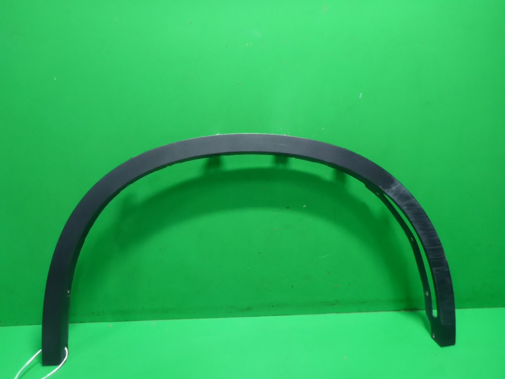 Накладка переднего крыла правого