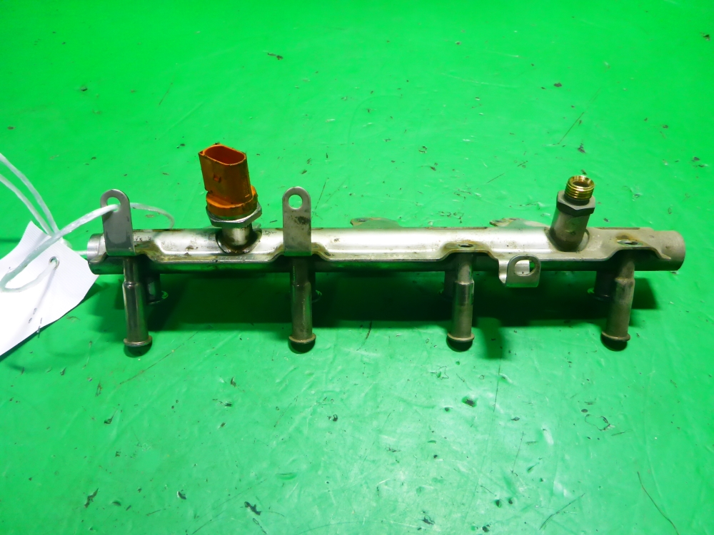 Рейка топливная (рампа)