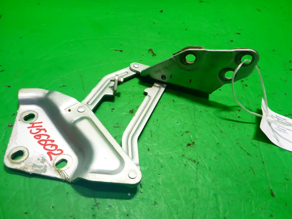 Петля капота левая