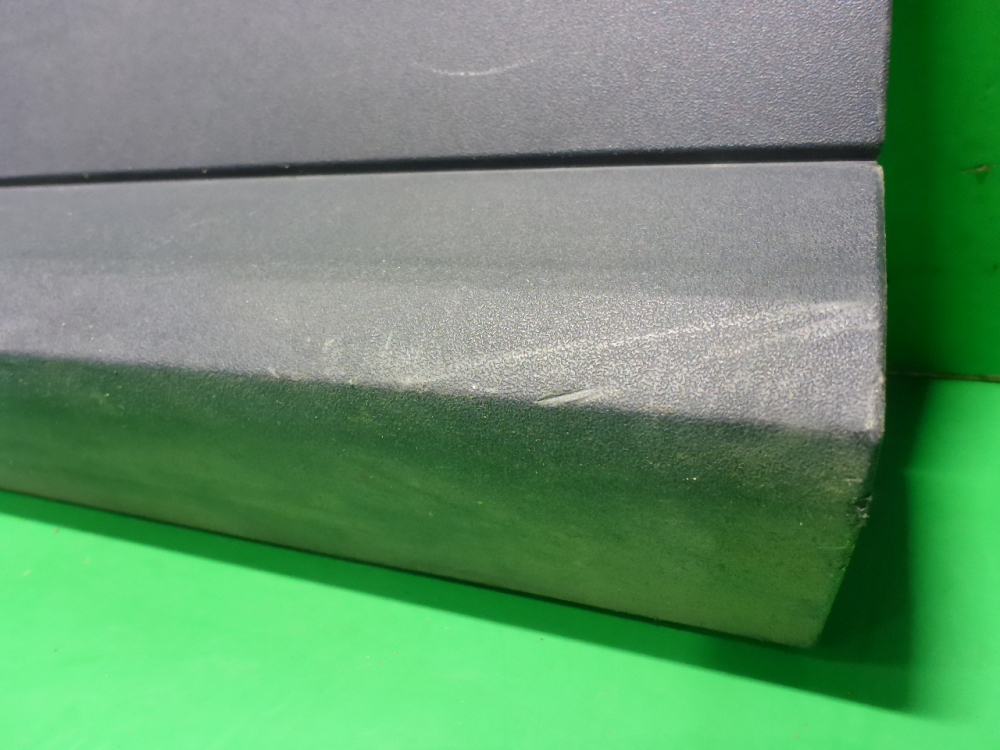 Накладка двери передней левой