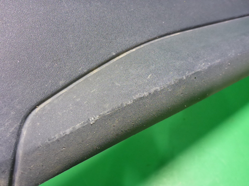 Накладка двери передней левой