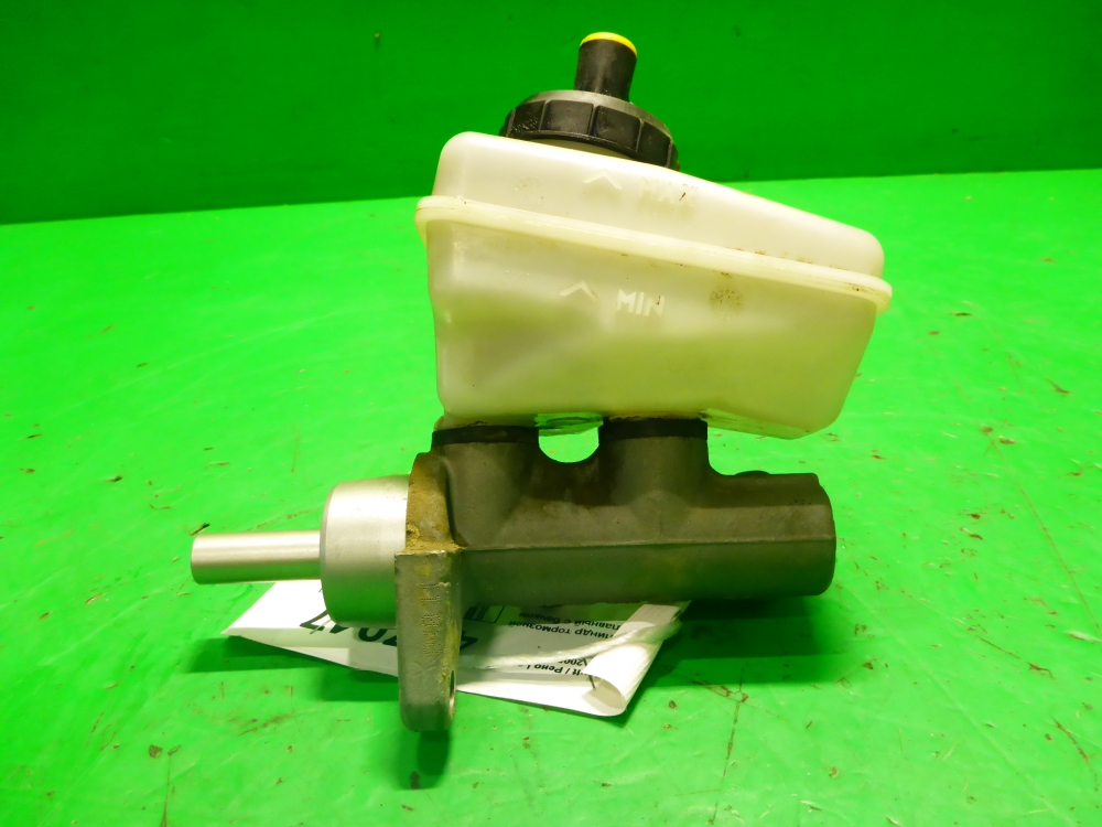 Цилиндр тормозной главный