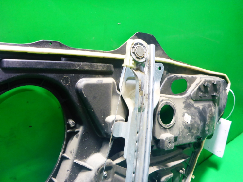 Стеклоподъемник механ. задний левый