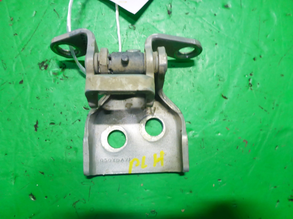 Петля двери передней левой нижняя