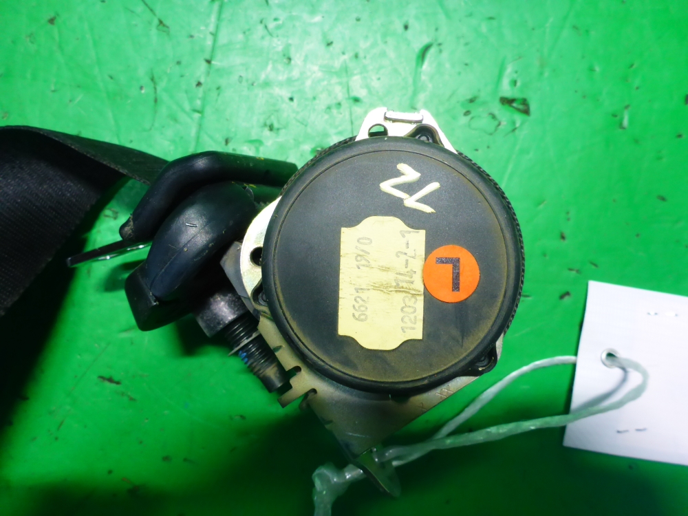 Ремень безопасности