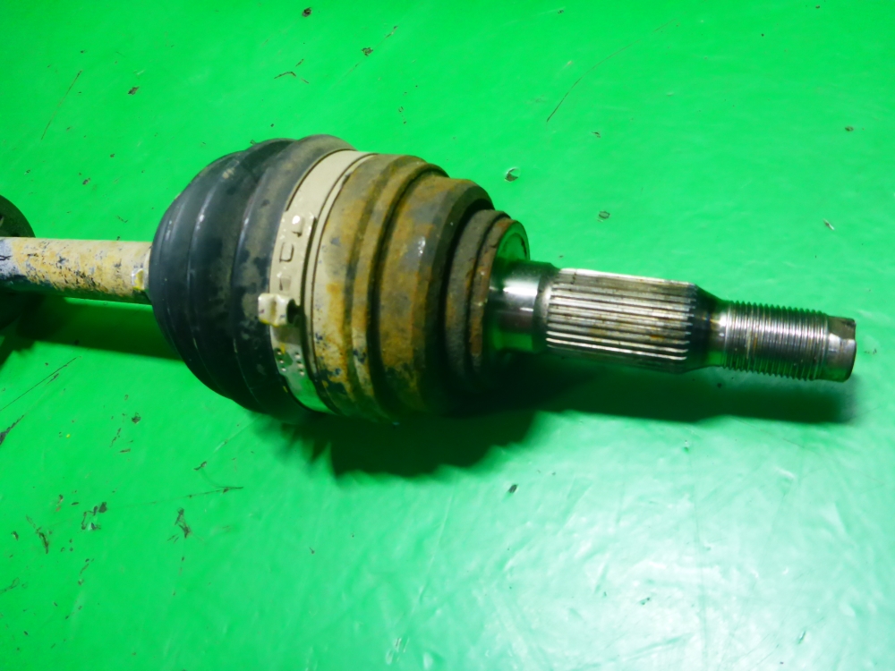 Полуось передняя правая