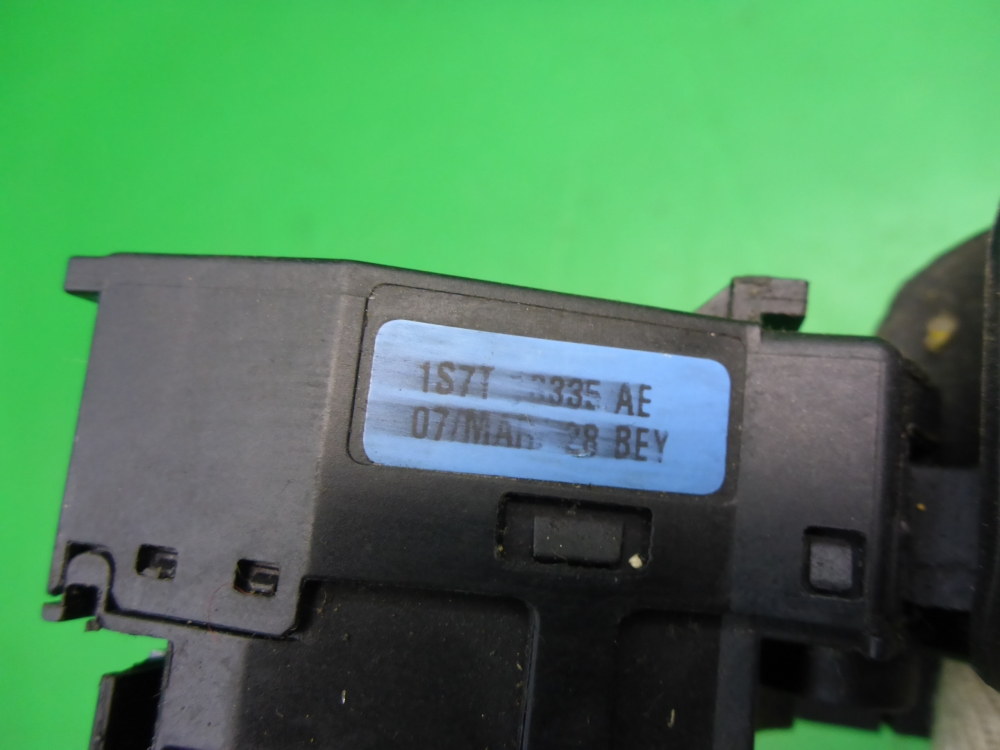 Переключатель поворотов подрулевой