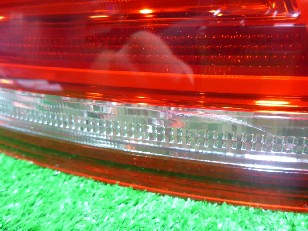 Фонарь задний наружный правый