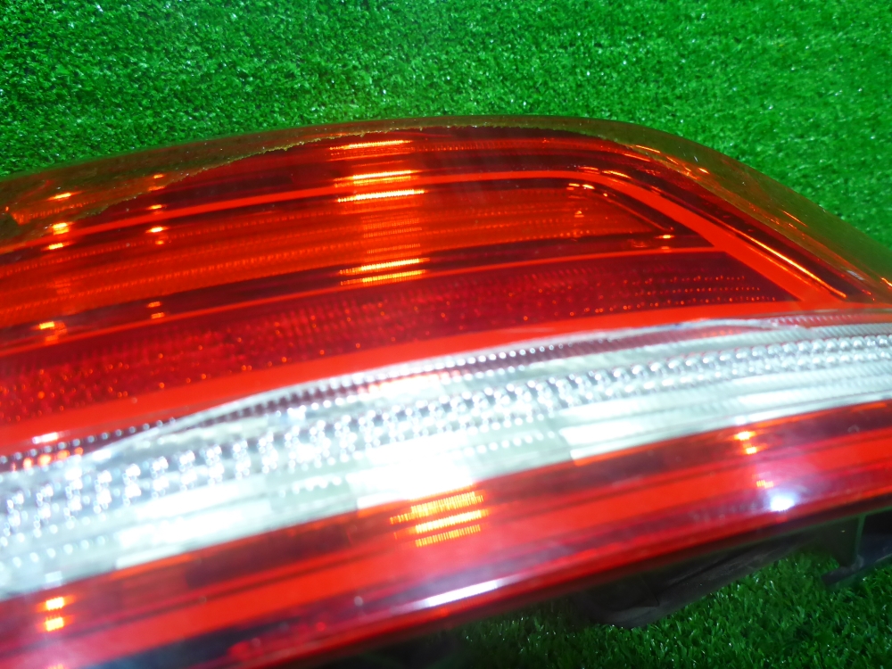 Фонарь задний наружный правый