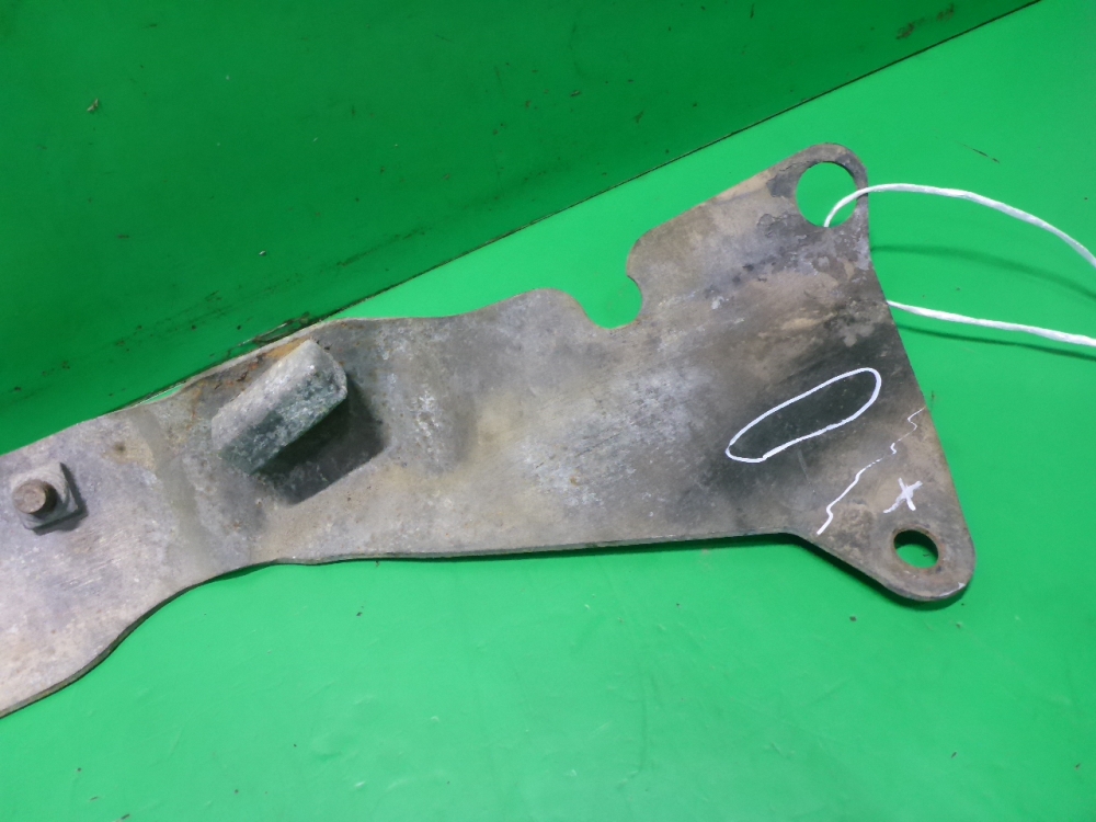 Кронштейн радиатора