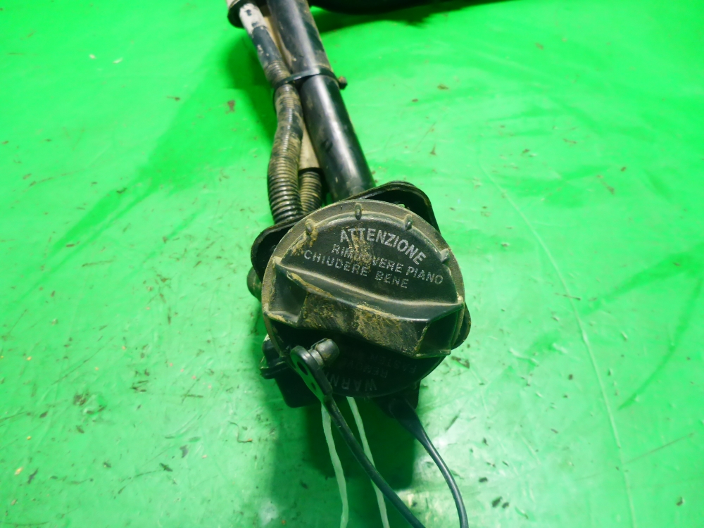 Горловина топливного бака