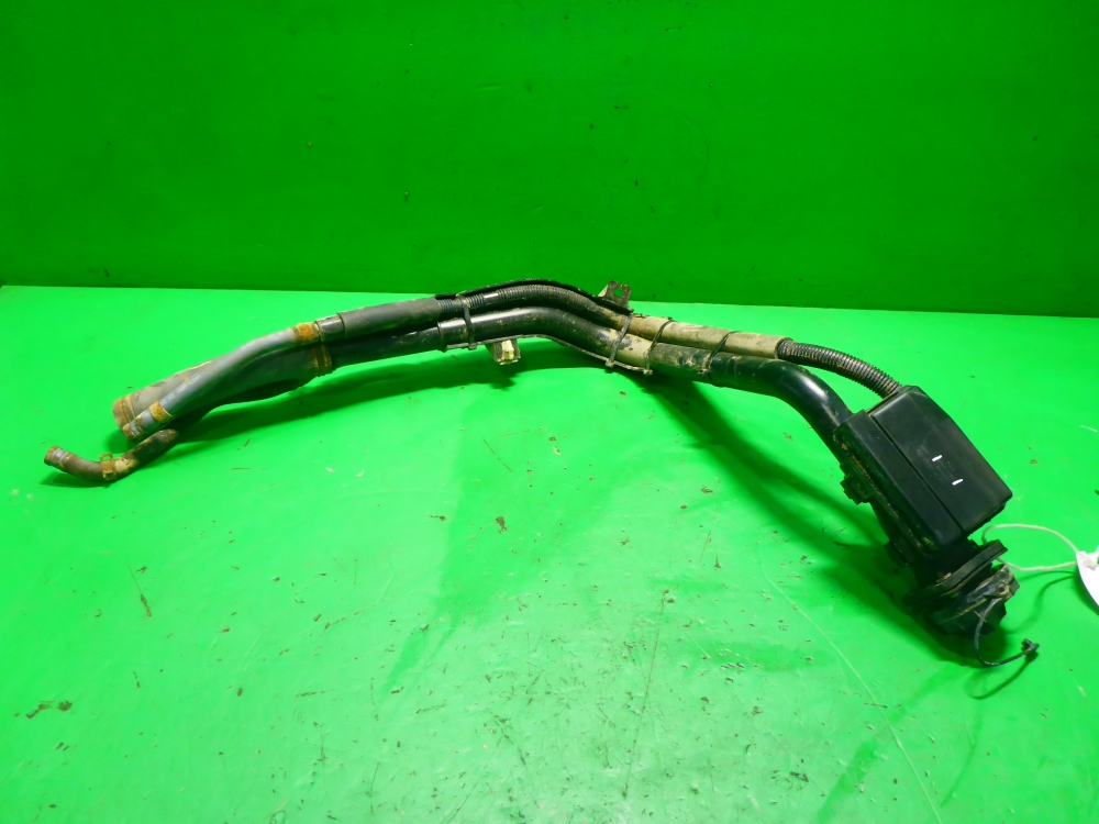 Горловина топливного бака